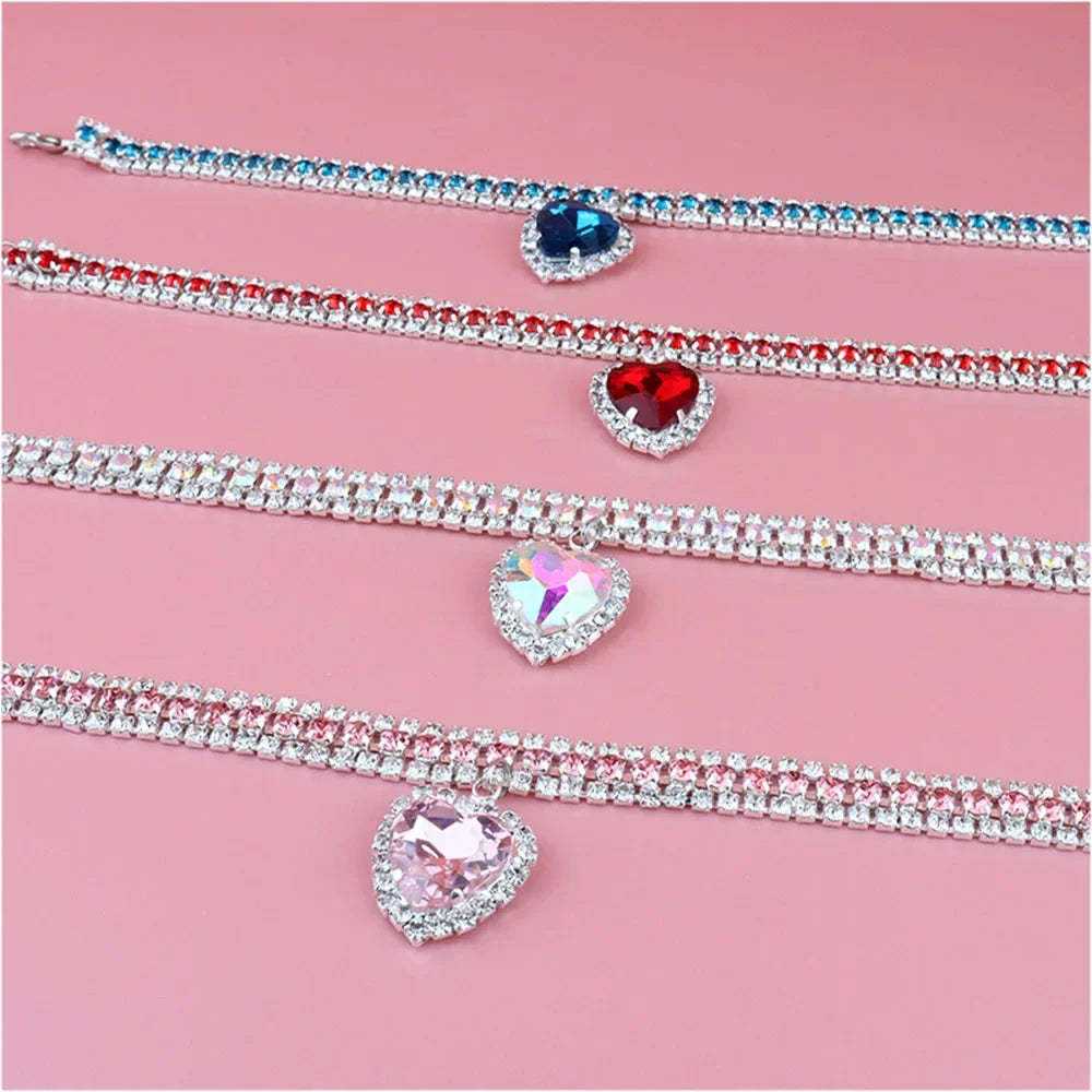 Collier de chat en cristal de luxe Collier pendentif d'amour Collier pour animaux de compagnie réglable Petit chien Chat Cou Anneau Collier en strass Accessoires pour animaux de compagnie